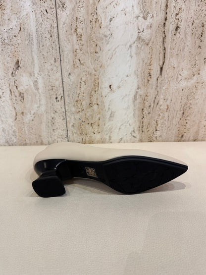 SALÓN DANIELA VEGA 2333V