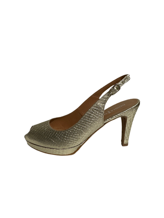 DANIELA VEGA ZAPATO TACON DESTALONADO