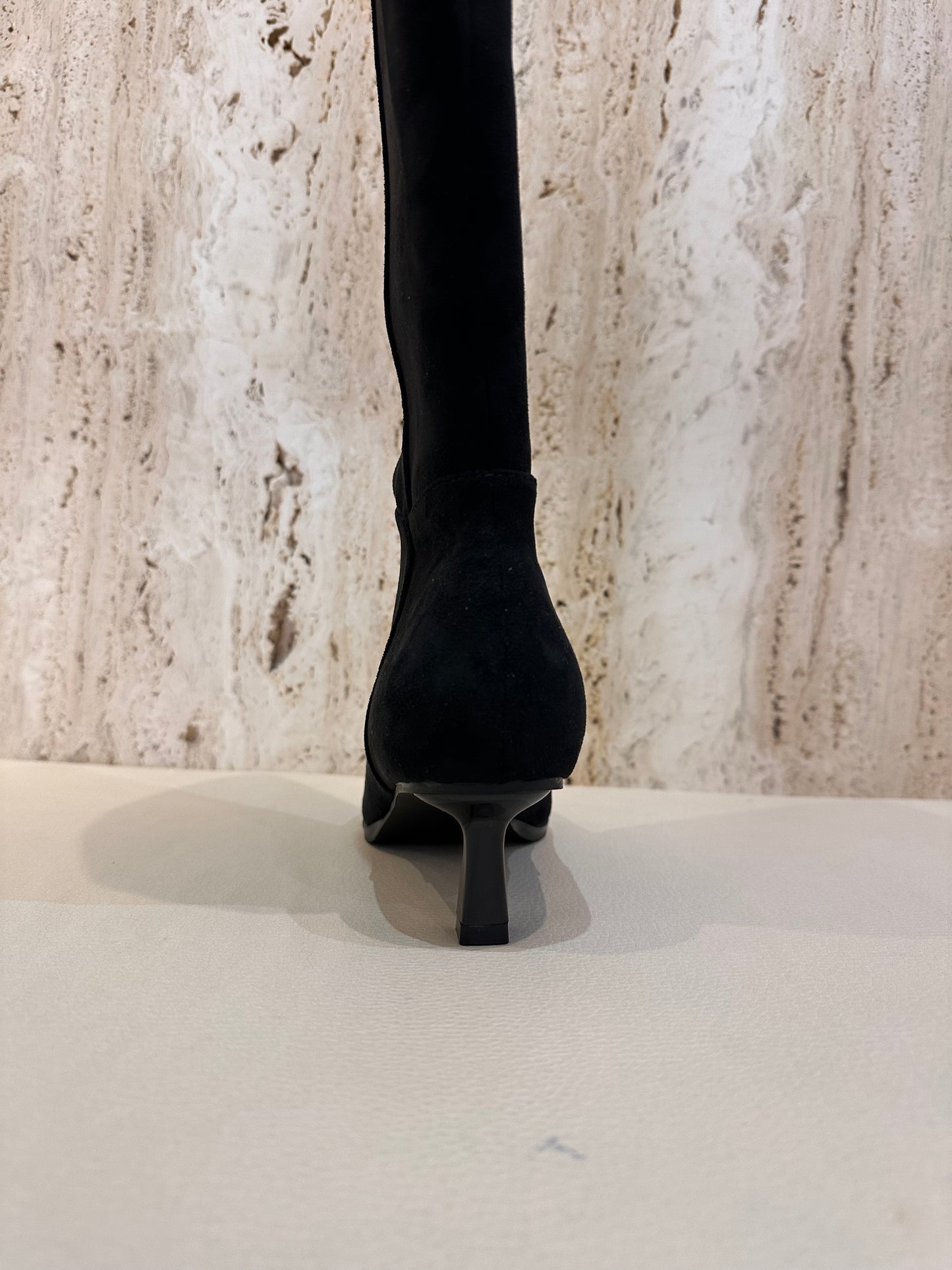 BOTA TACÓN CARRETE NEGRA ISTERIA