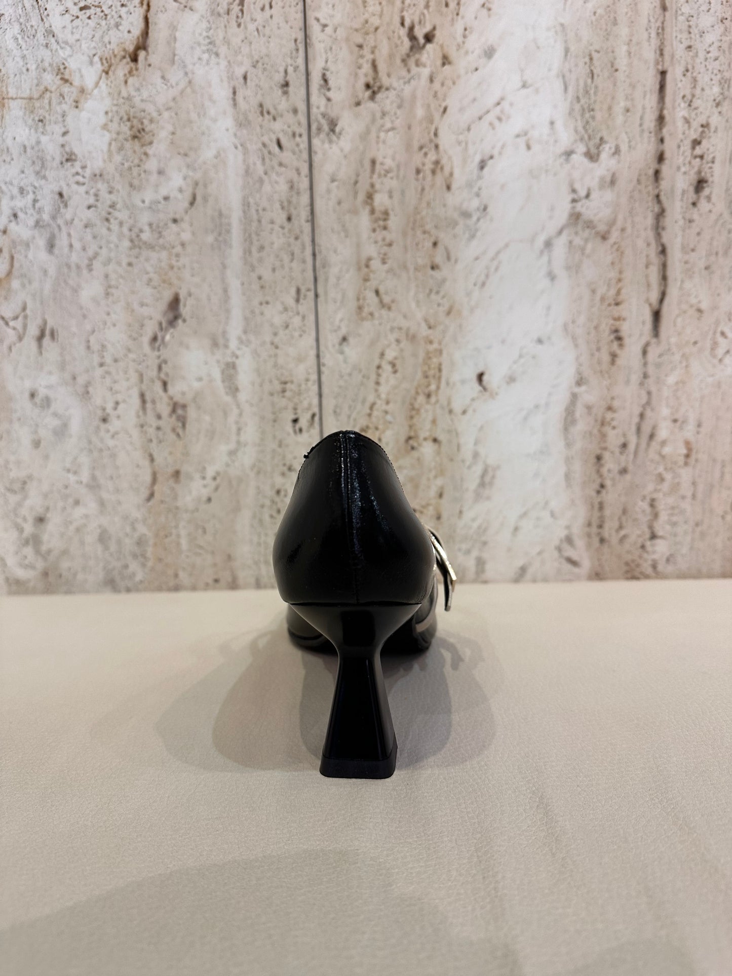 SALÓN DANIELA VEGA 2719B