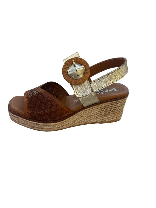 SANDALIA CUÑA MARRÓN PIEL