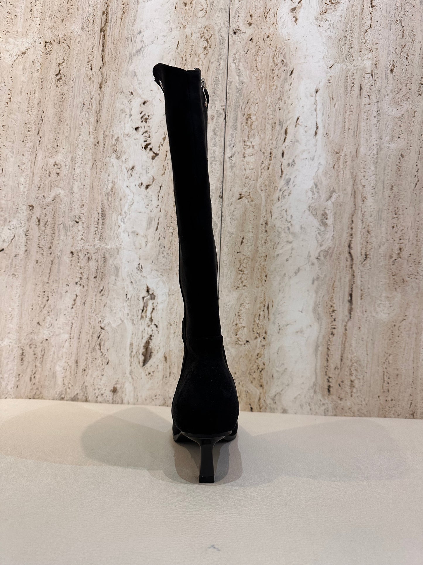 BOTA TACÓN CARRETE NEGRA ISTERIA