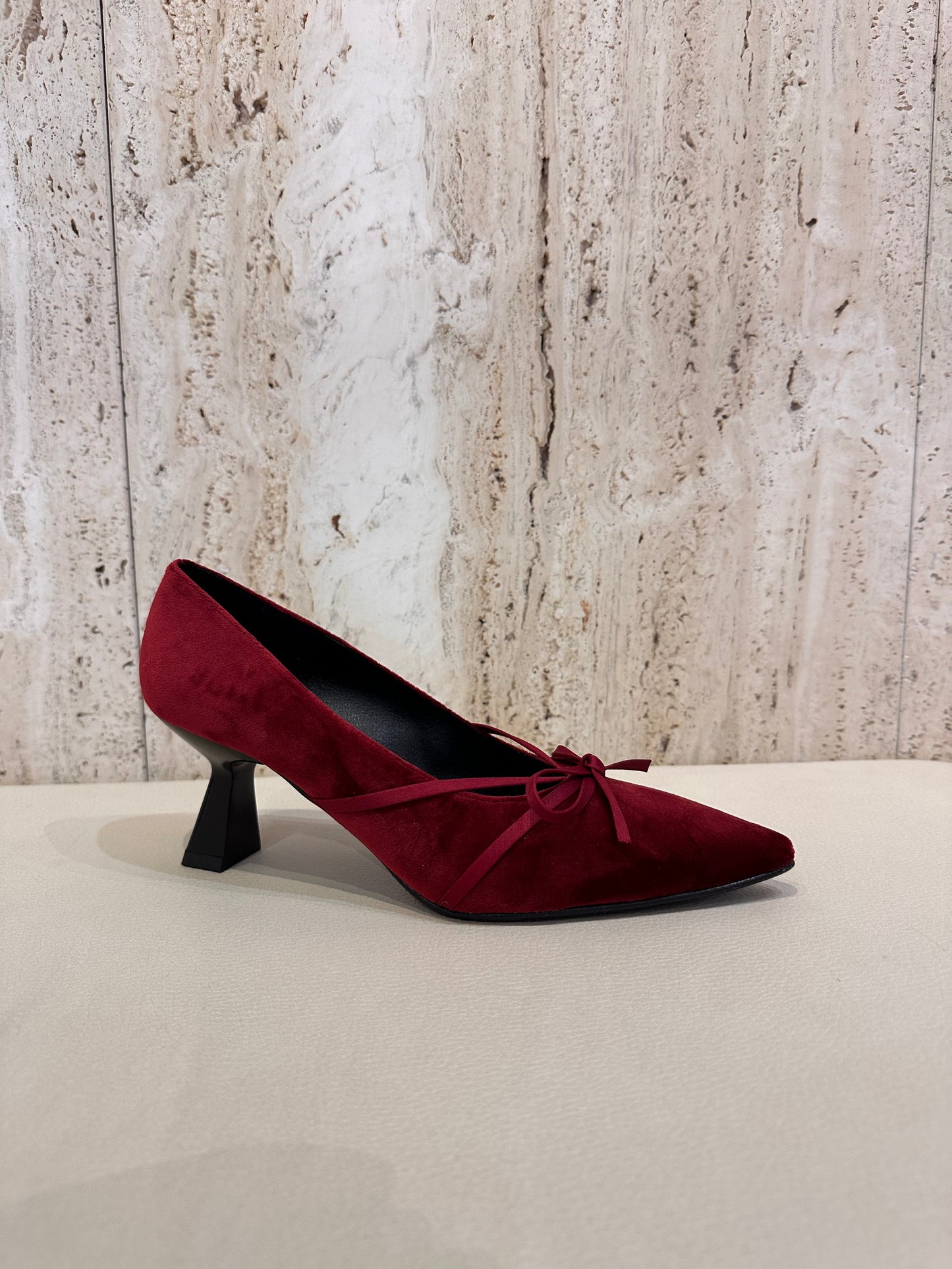 SALÓN DANIELA VEGA TACON 2710B LAZO