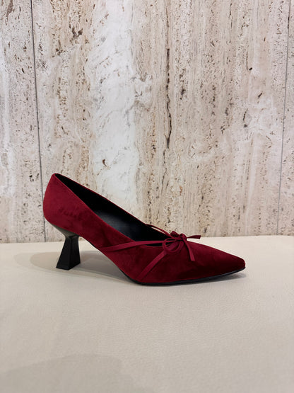 SALÓN DANIELA VEGA TACON 2710B LAZO