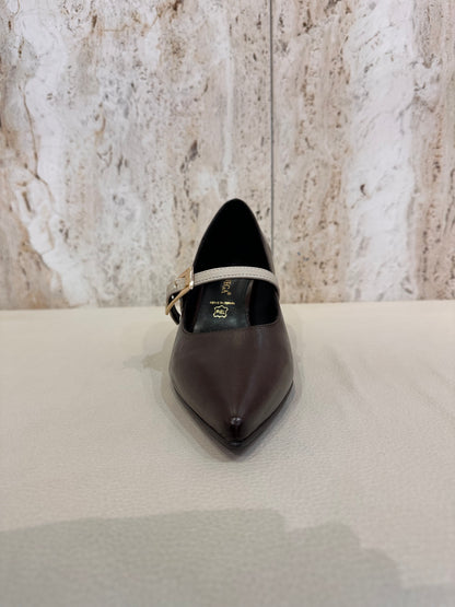 SALÓN DANIELA VEGA 2719B