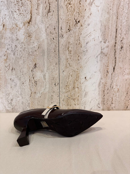 SALÓN DANIELA VEGA 2719B