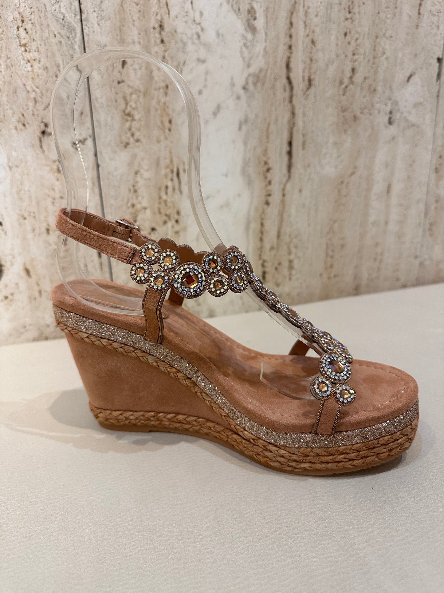 SANDALIA CUÑA PEDRERÍA