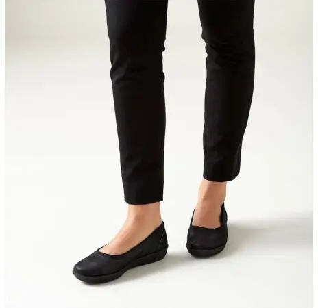 MANOLETINA CLARKS AYLA LOW NEGRO