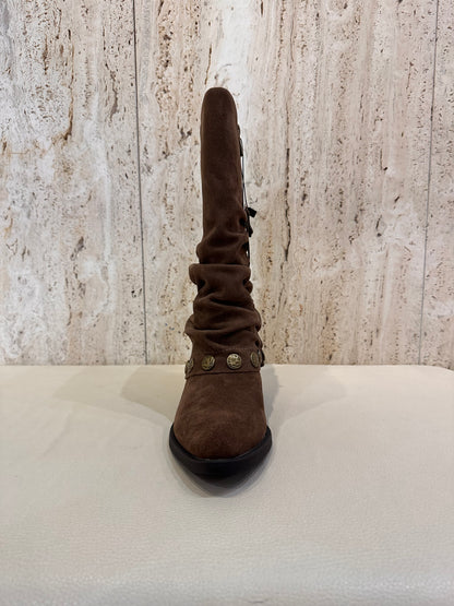 BOTA CAMPERA FALDÓN TAUPE