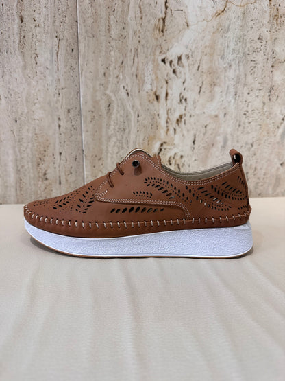 ZAPATILLA PIEL MANLISA TROQUELADA