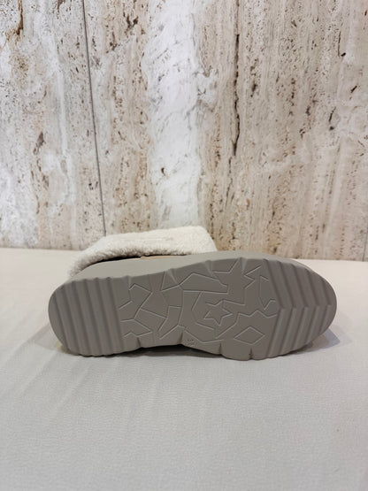 BOTA DANGELA PELO DRB27530