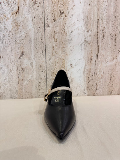 SALÓN DANIELA VEGA 2719B