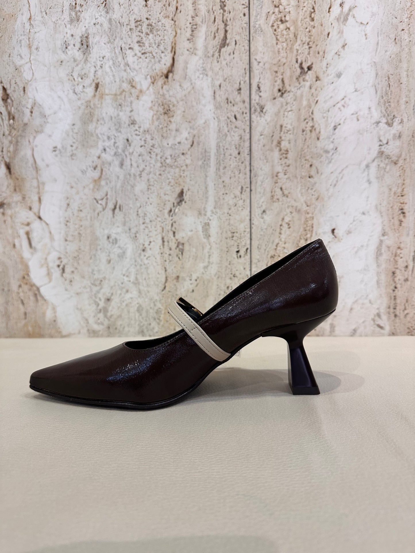 SALÓN DANIELA VEGA 2719B