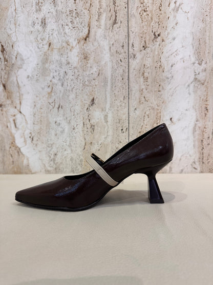 SALÓN DANIELA VEGA 2719B