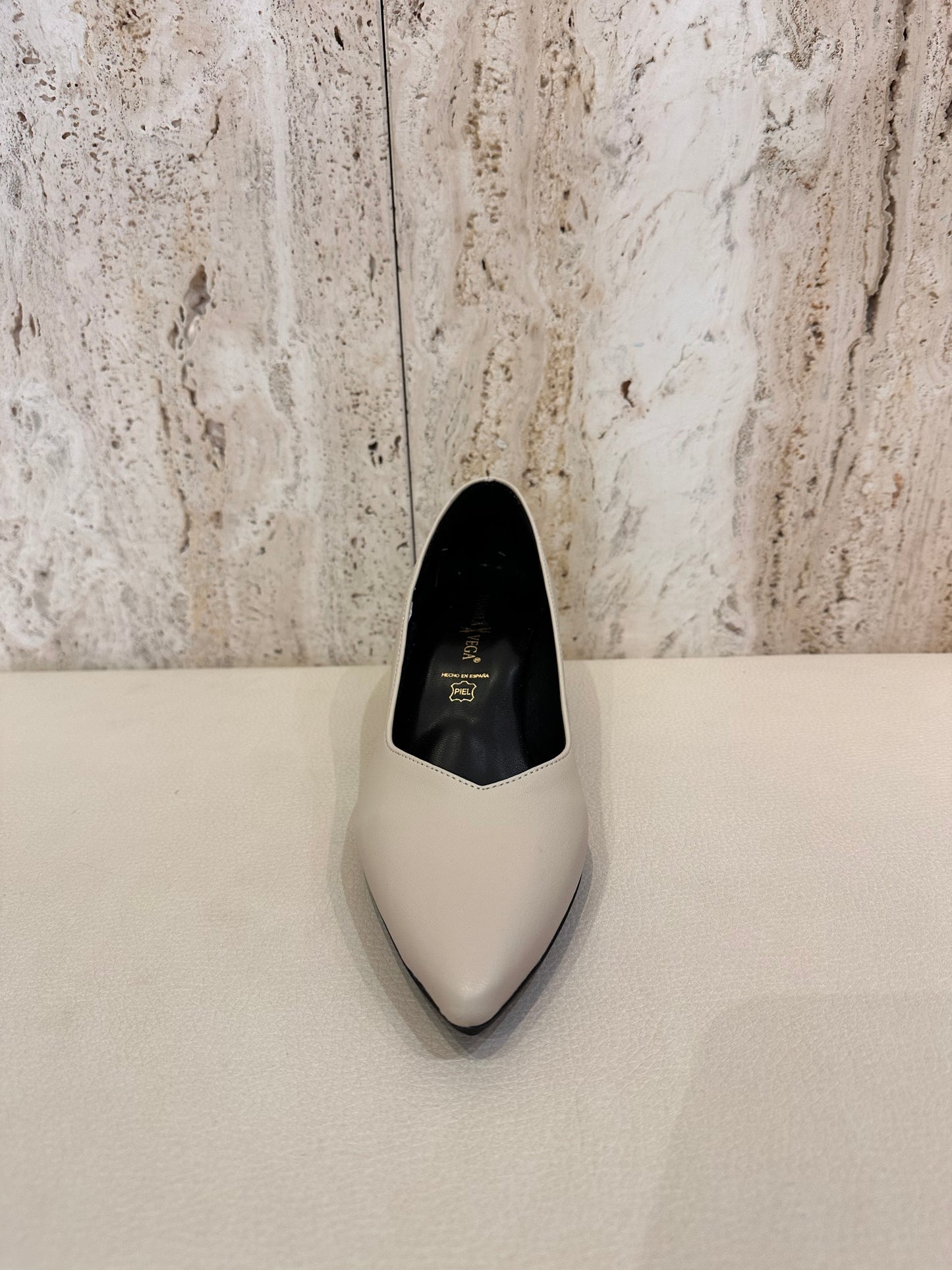 SALÓN DANIELA VEGA 2333V