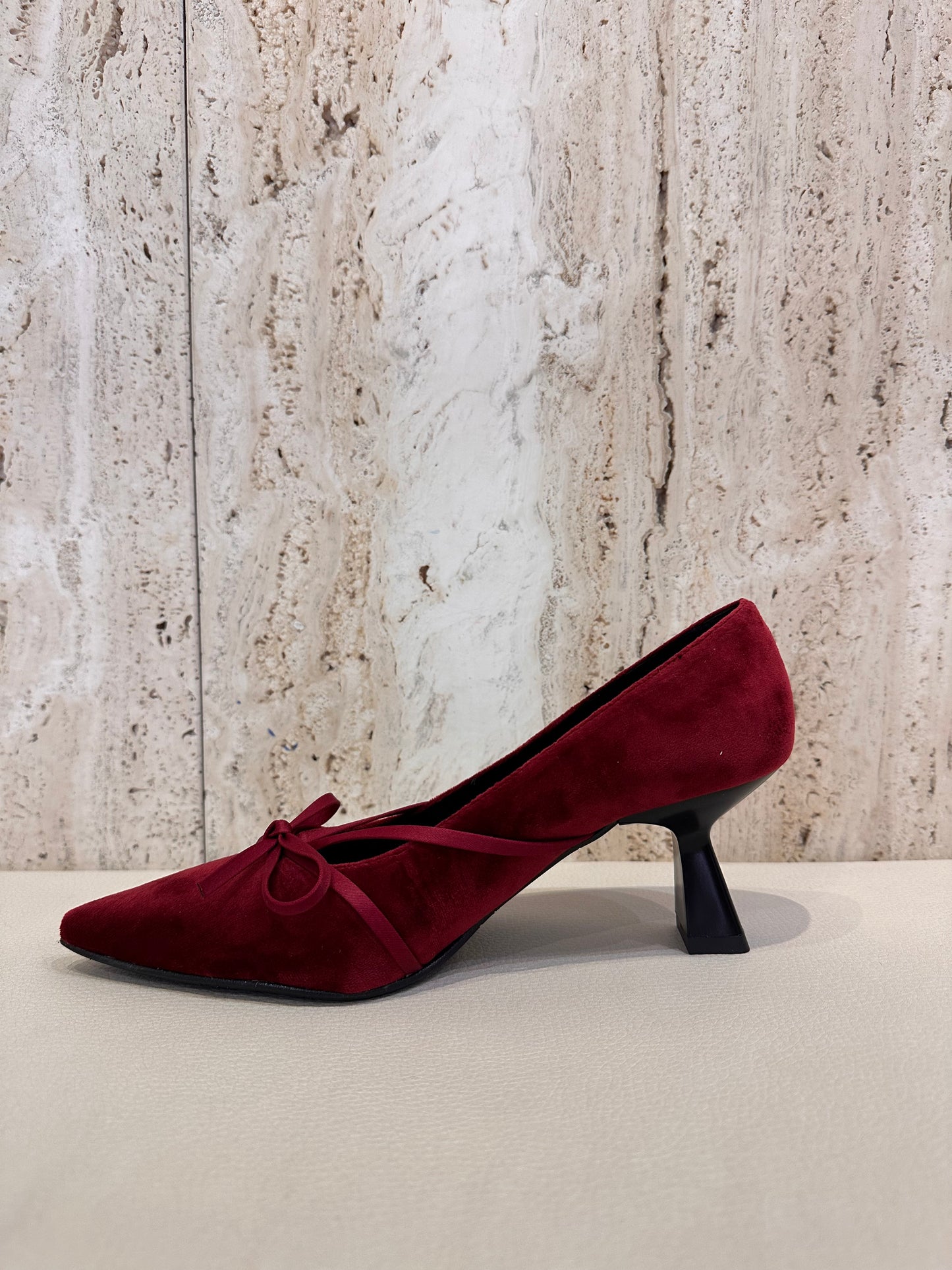 SALÓN DANIELA VEGA TACON 2710B LAZO