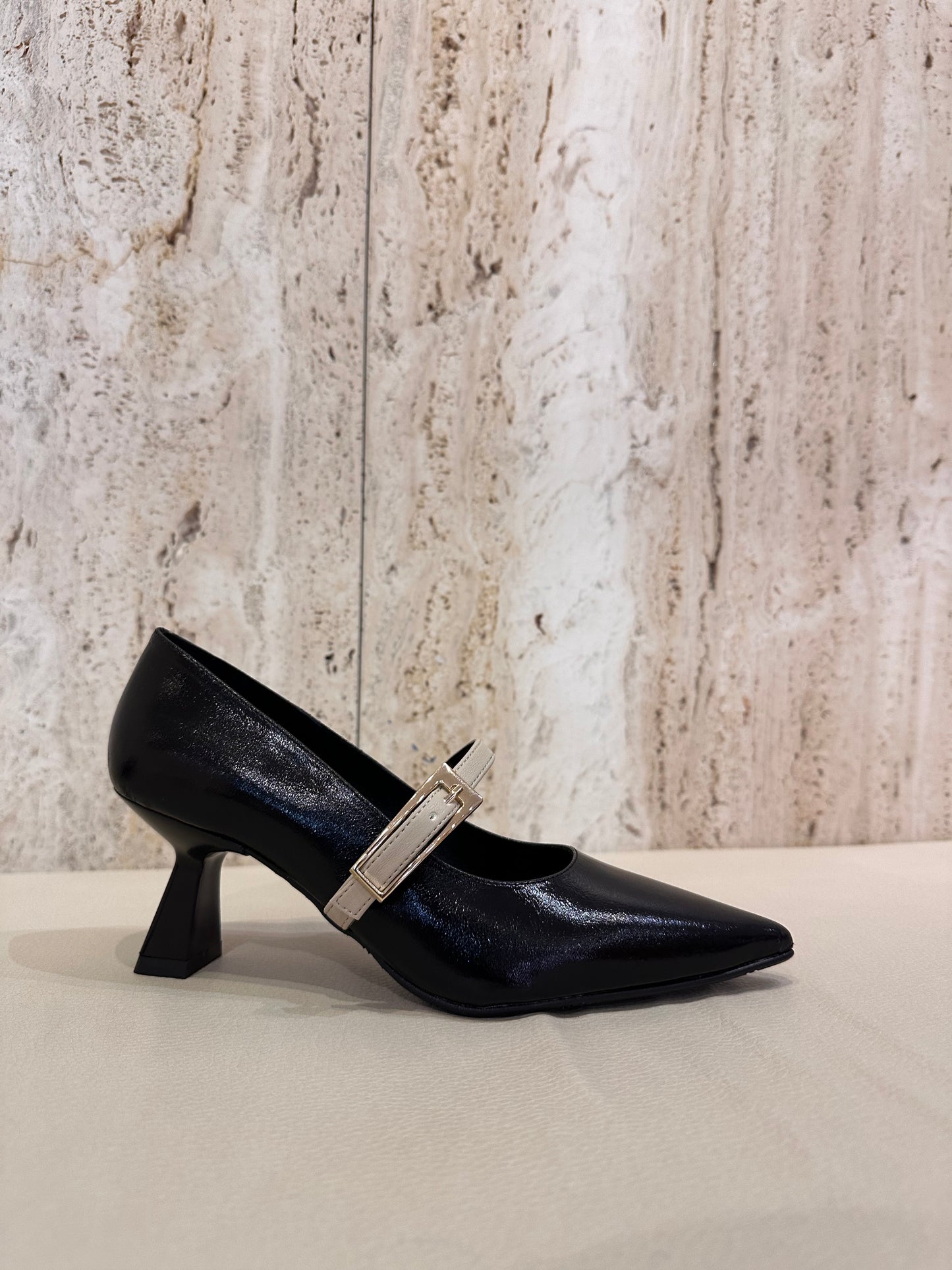 SALÓN DANIELA VEGA 2719B