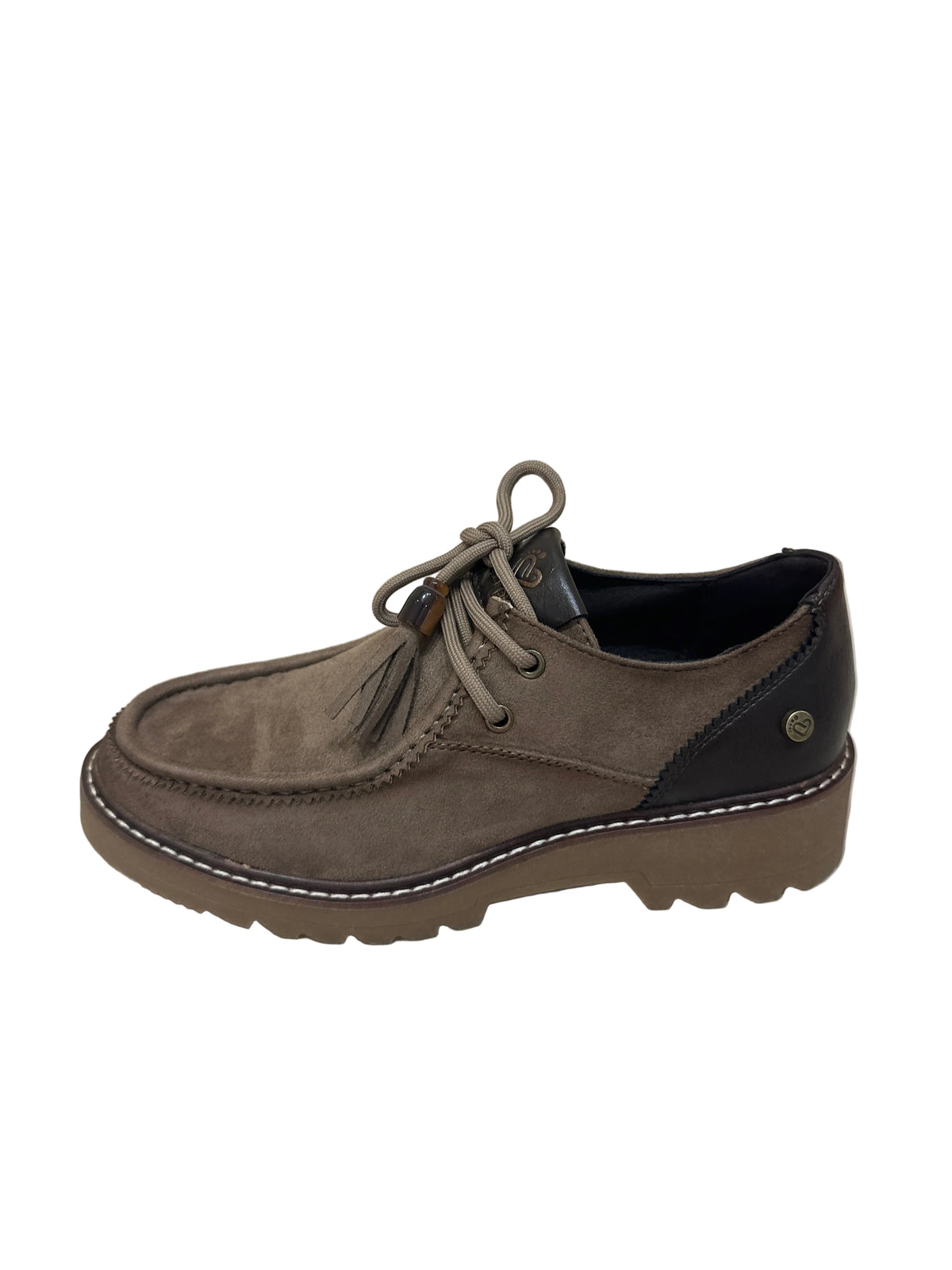 Zapato wallaby amarpies cordones en taupe