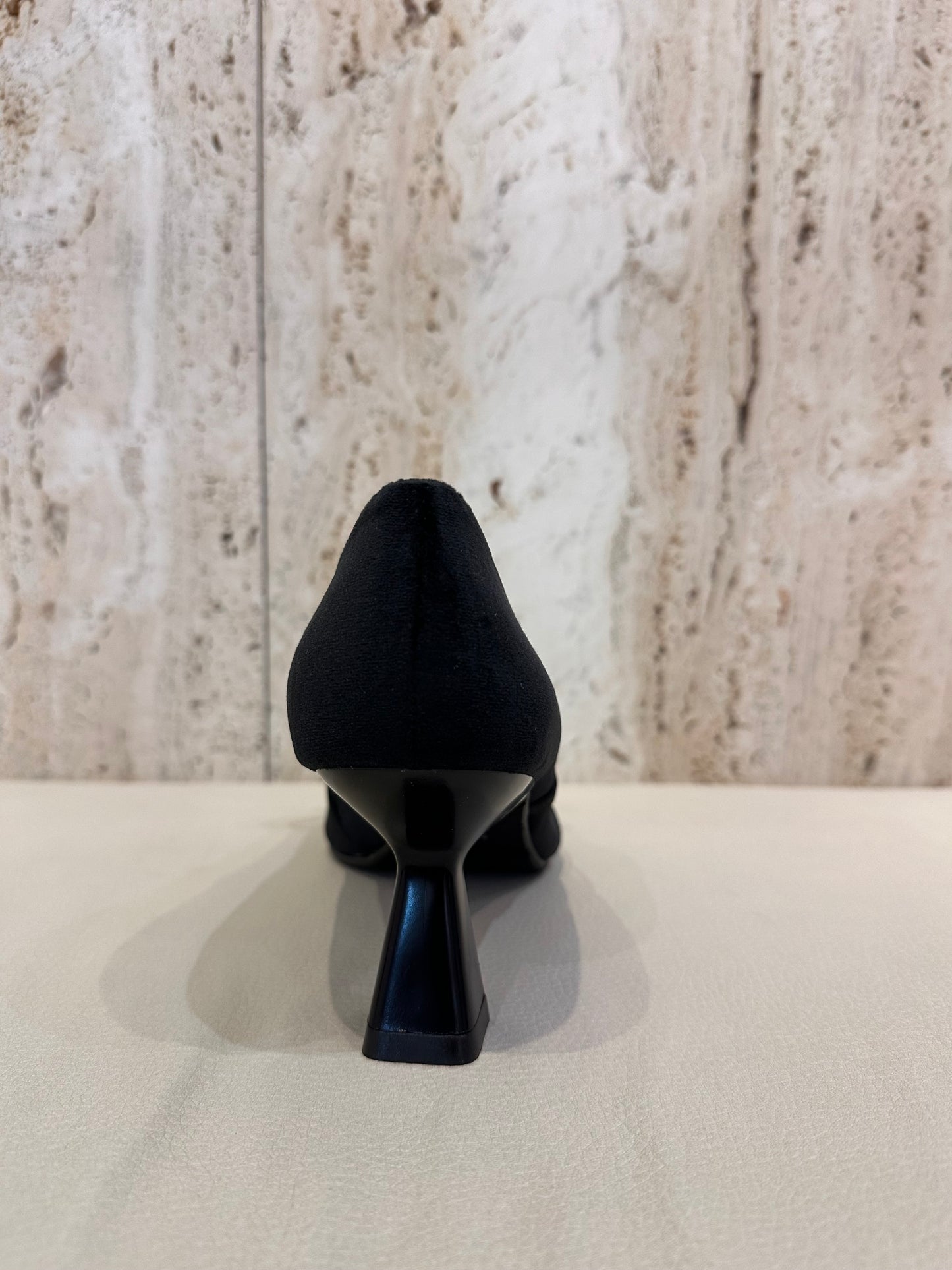 SALÓN DANIELA VEGA TACON 2710B LAZO