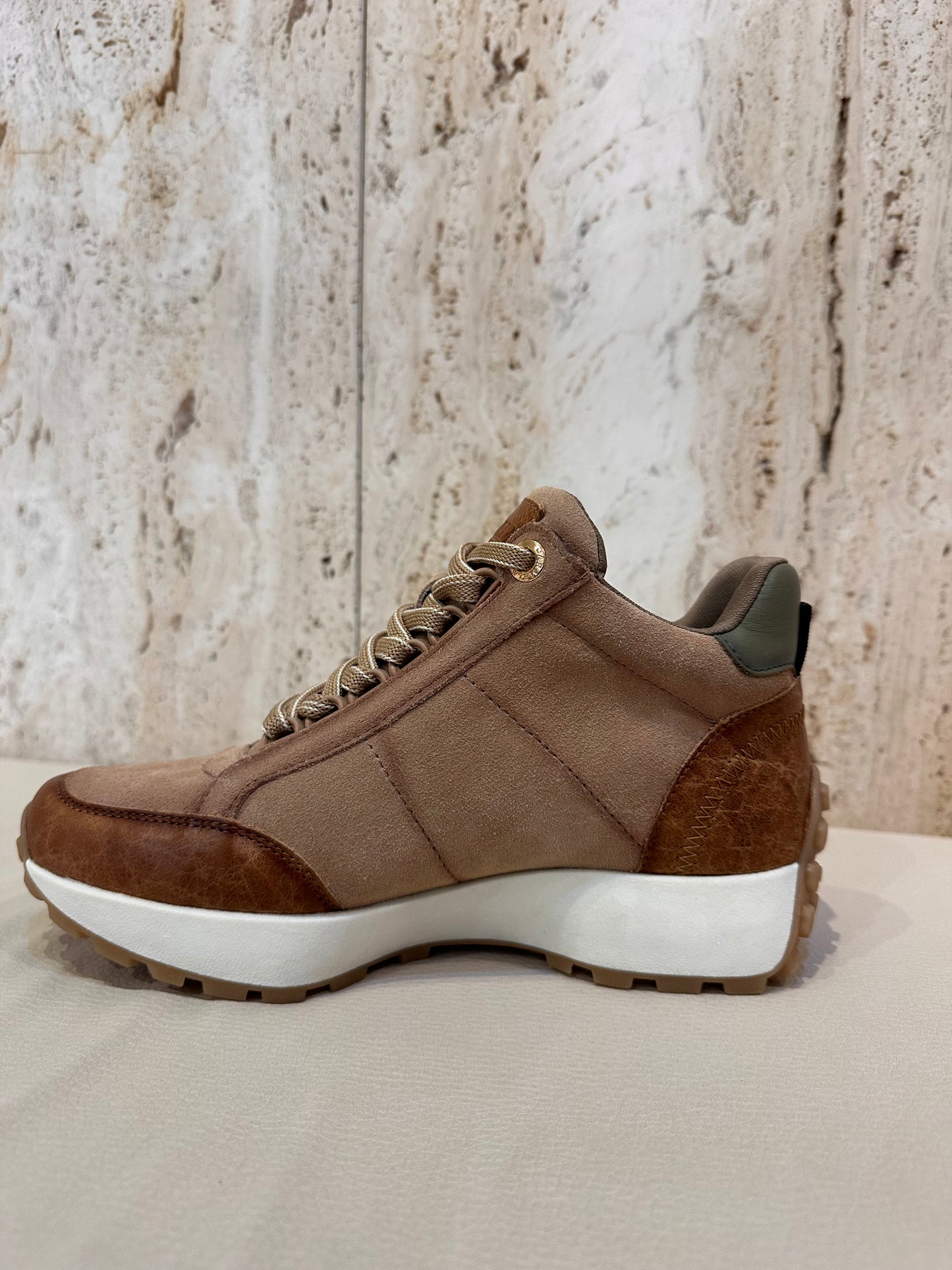 CARMELA BOTÍN 160881 CAMEL