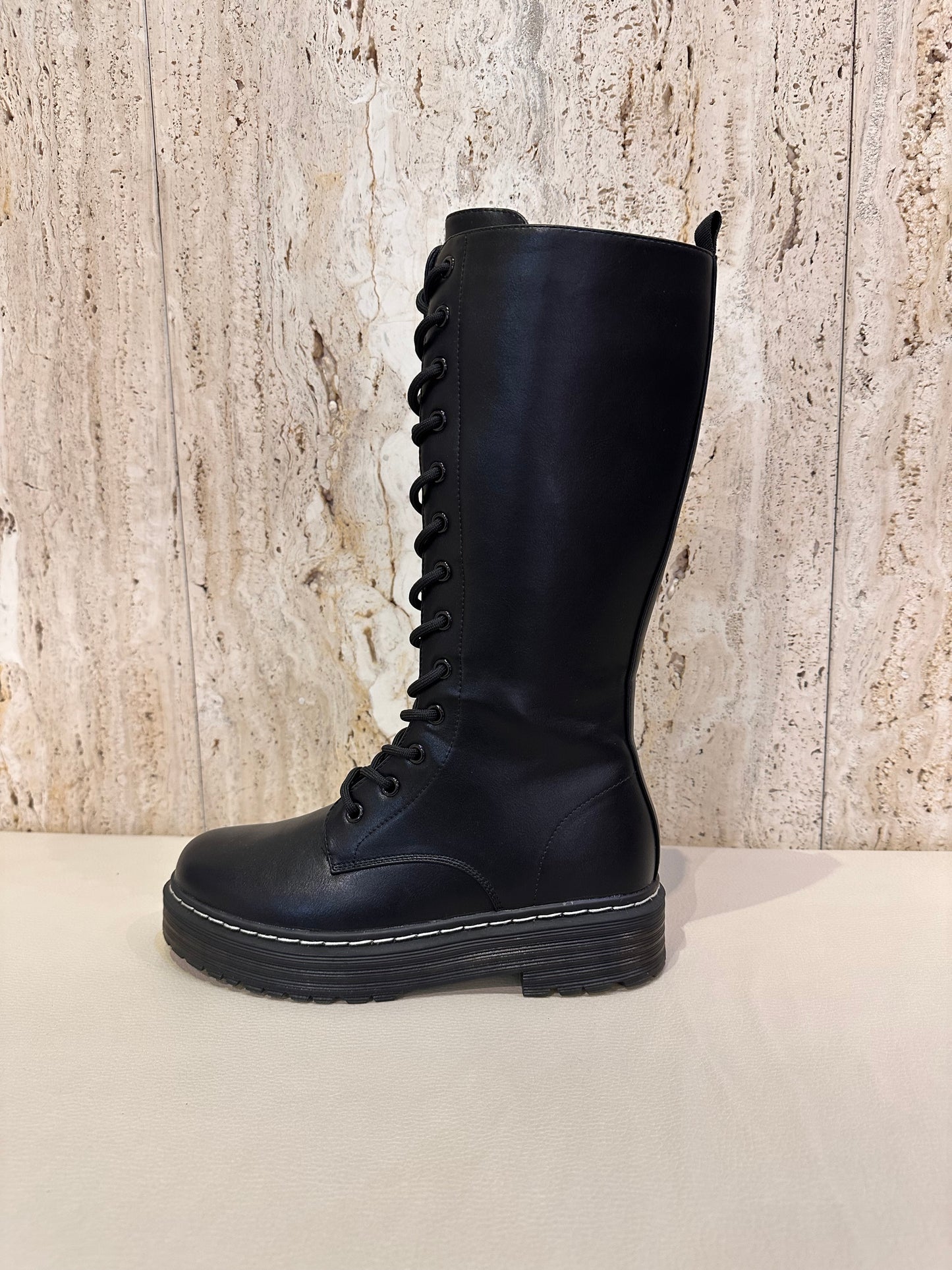 BOTA MILTAR CAÑA ALTA CORDONES