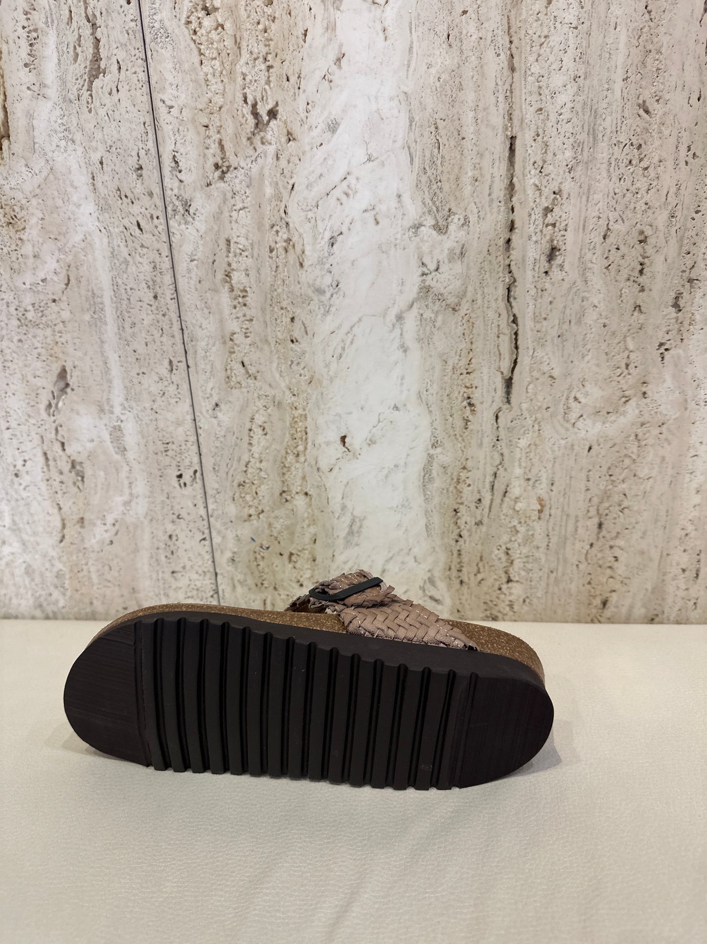 INTERBIOS SANDALIA DEDO 7110T