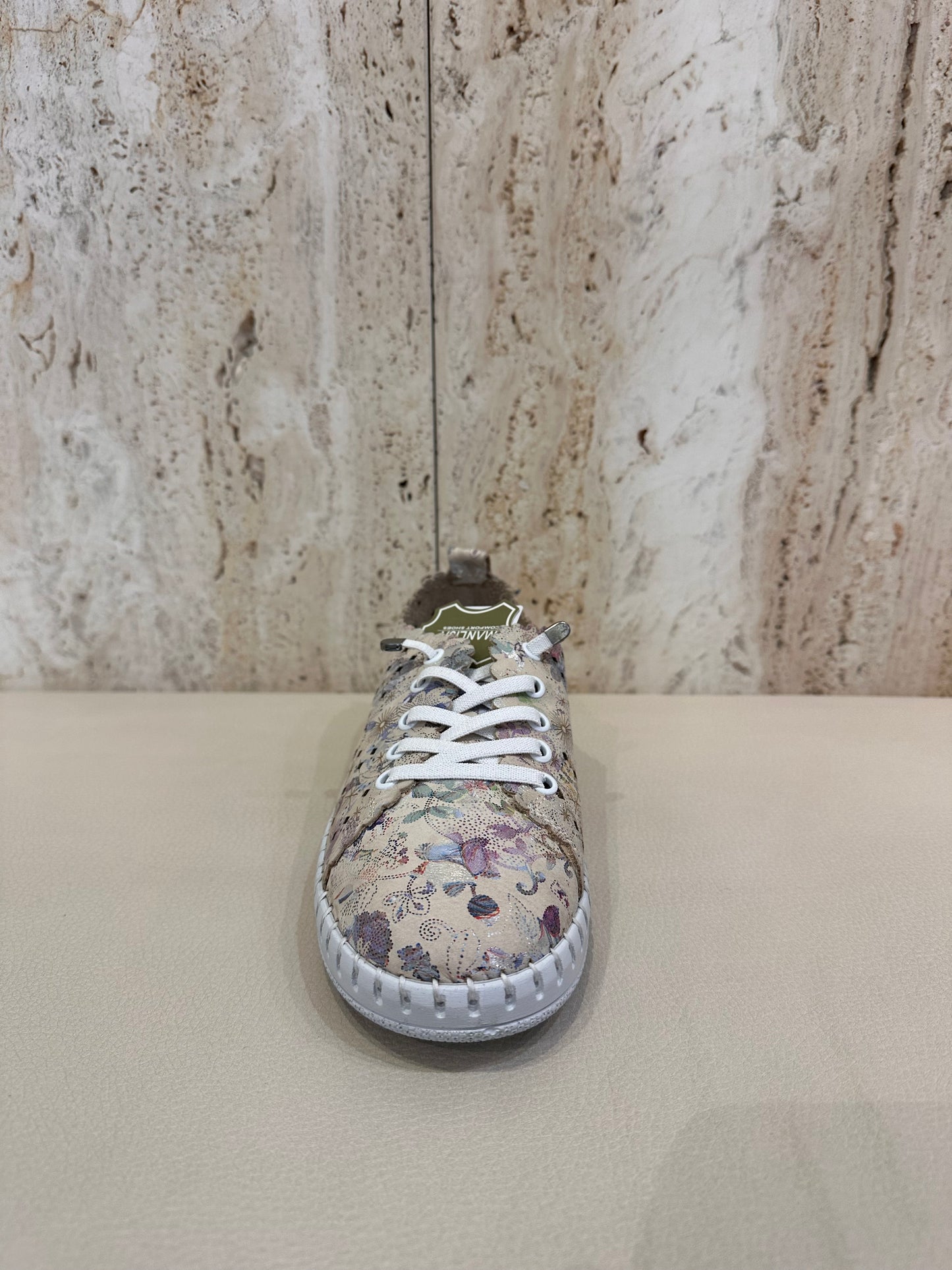 ZAPATILLA PIEL MANLISA TROQUELADA