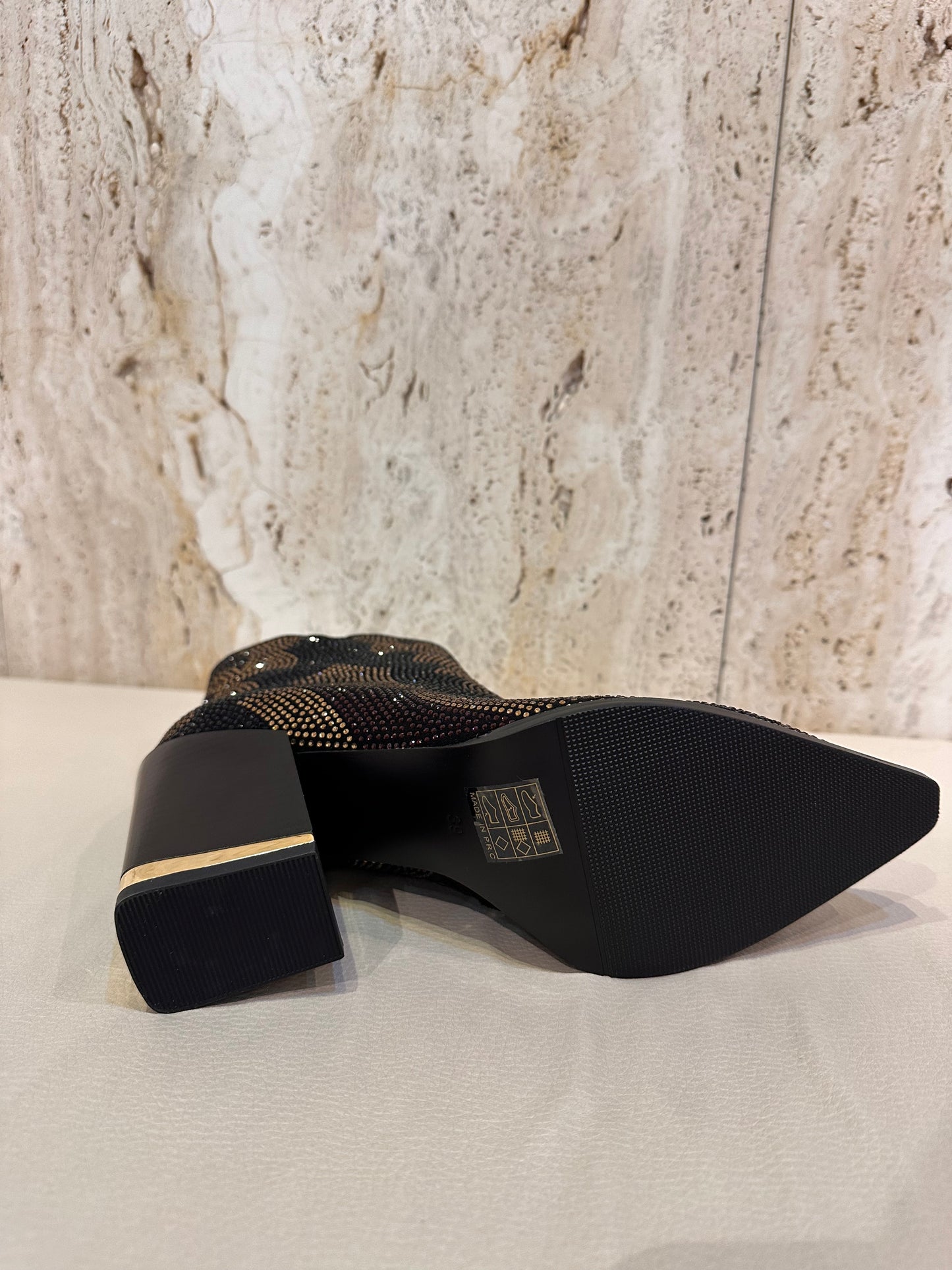 BOTÍN TACON FANTASÍA ROCK AWAY