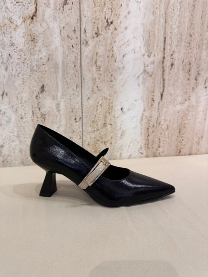 SALÓN DANIELA VEGA 2719B