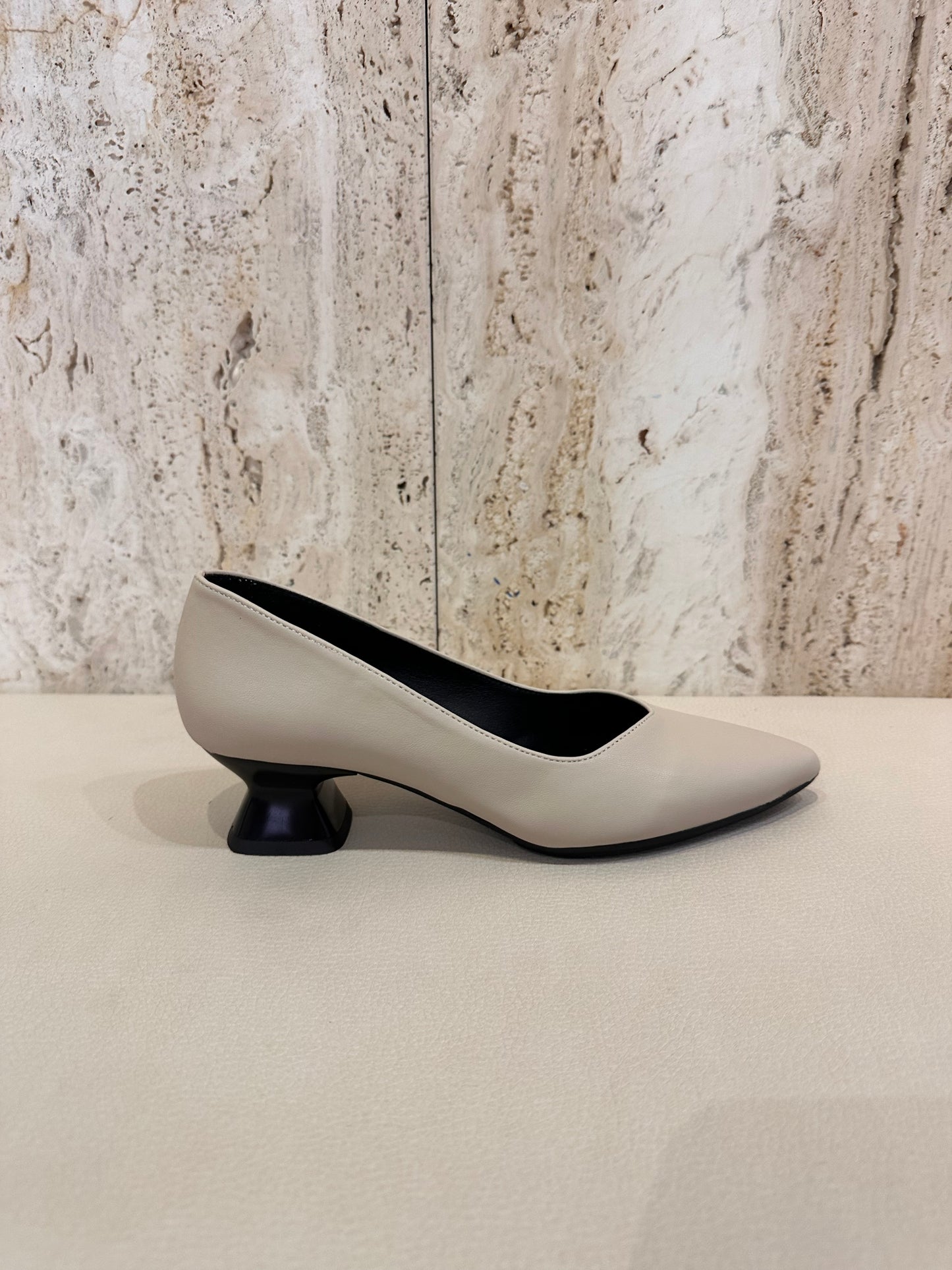 SALÓN DANIELA VEGA 2333V