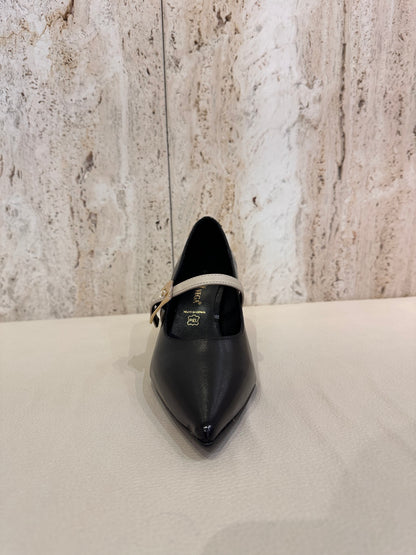 SALÓN DANIELA VEGA 2719B