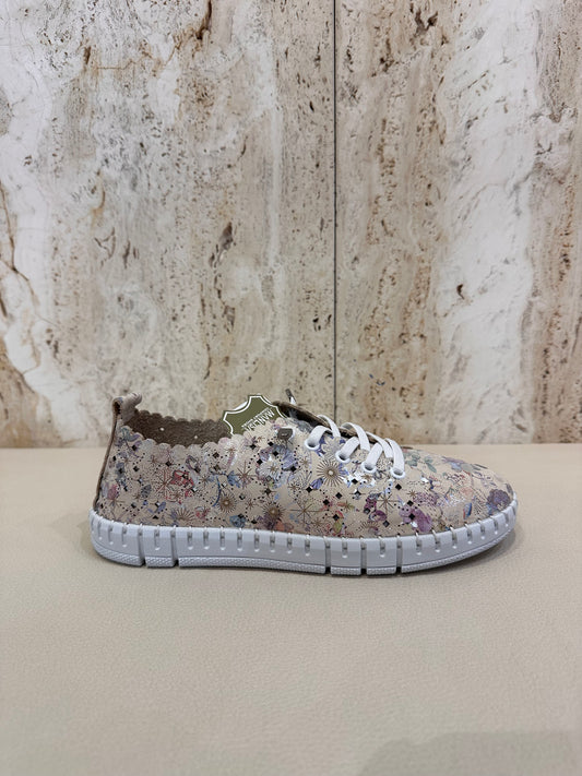 ZAPATILLA PIEL MANLISA TROQUELADA