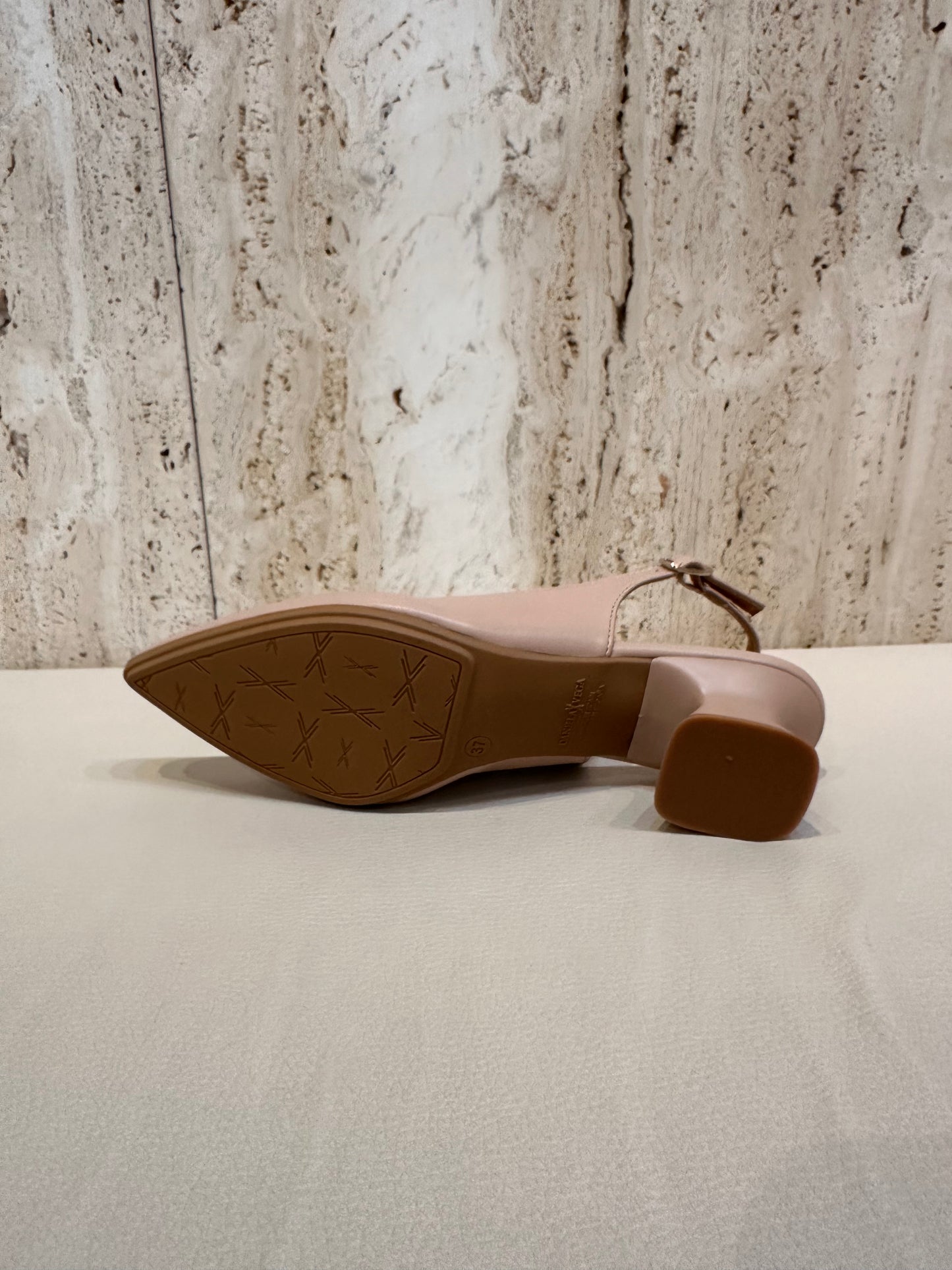 ZAPATO DESTALONADO DANIELA VEGA NUDE 2618