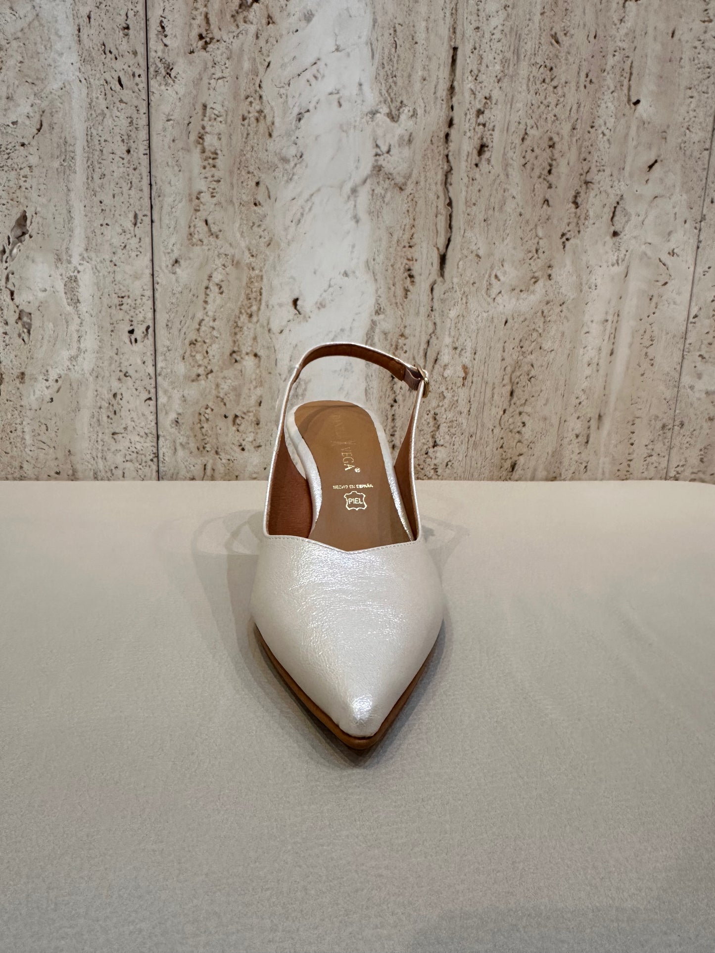 ZAPATO DANIELA VEGA DESTALONADO CHAMPAGNE