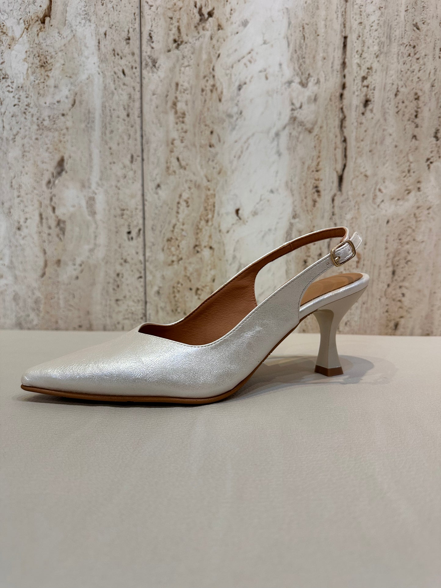 ZAPATO DANIELA VEGA DESTALONADO CHAMPAGNE