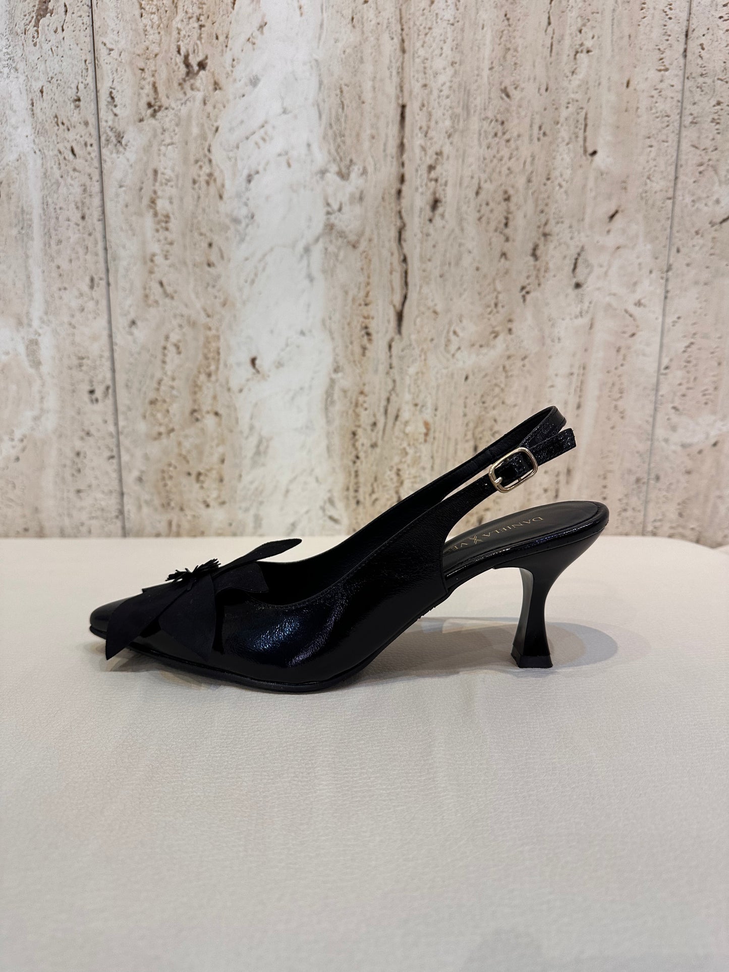 ZAPATO DANIELA VEGA DESTALONADO NEGRO 2621