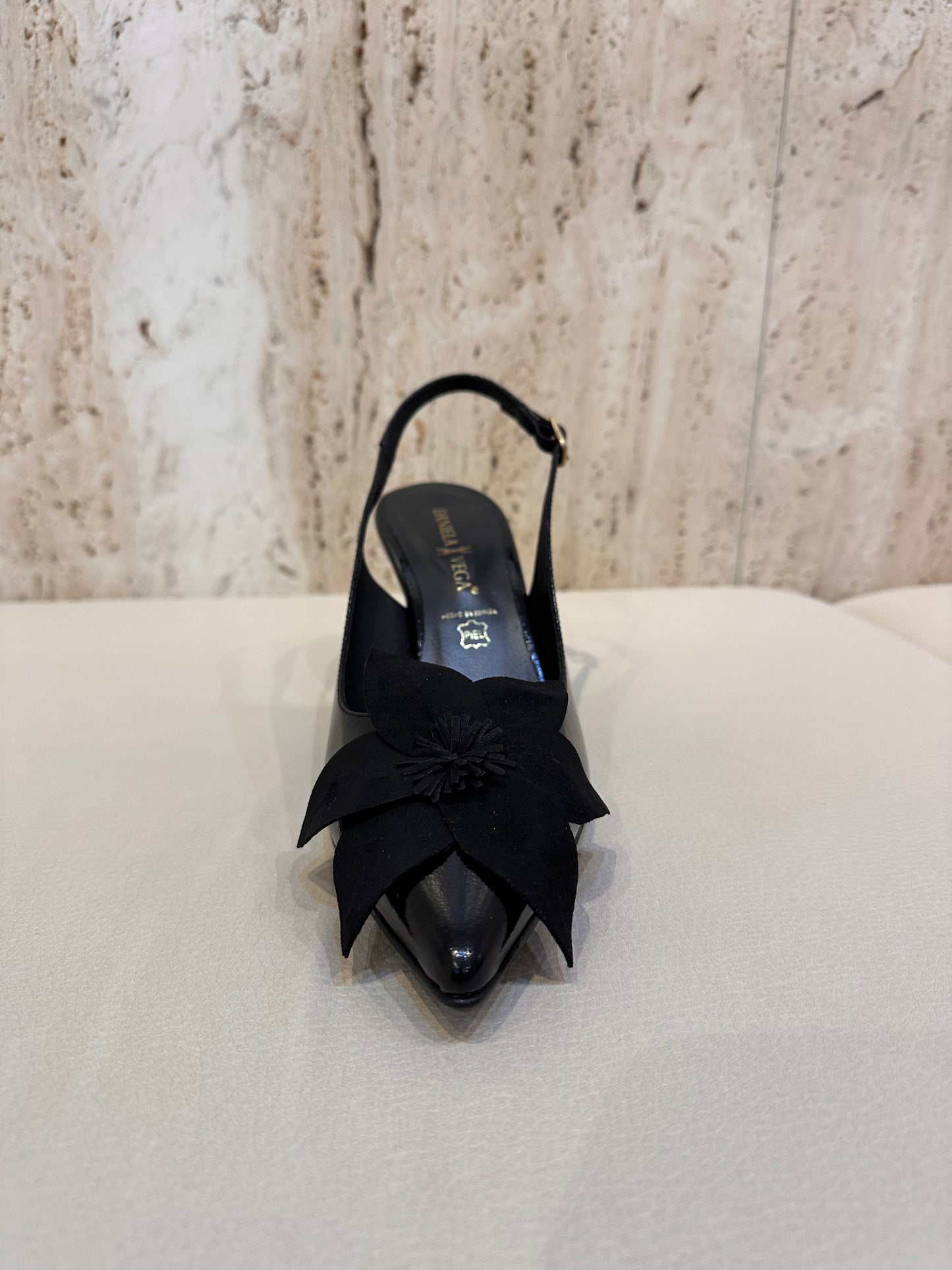 ZAPATO DANIELA VEGA DESTALONADO NEGRO 2621