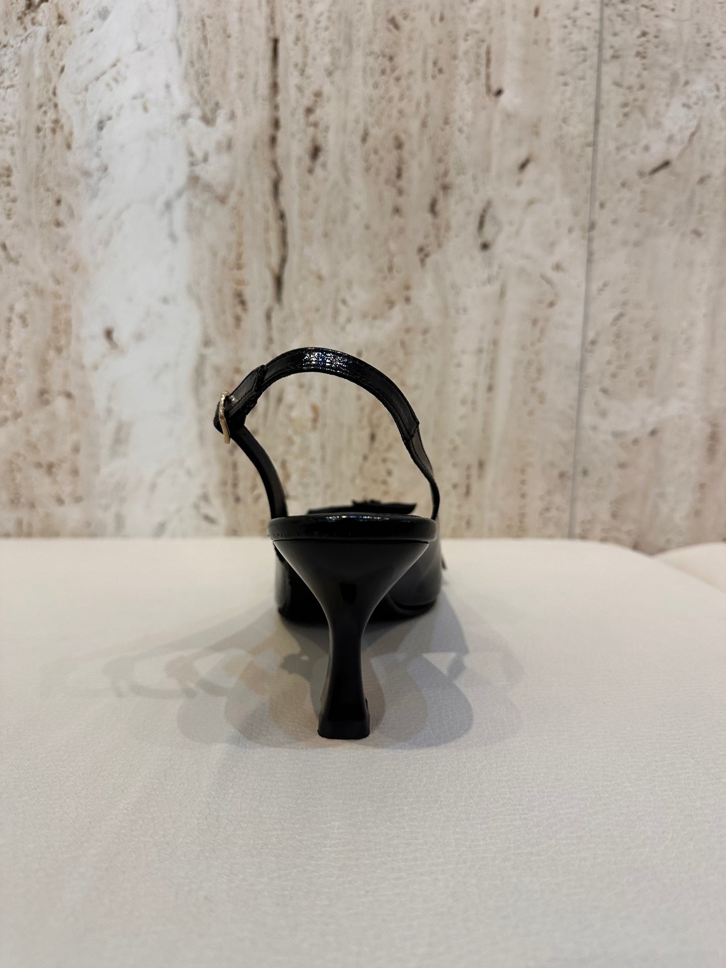 ZAPATO DANIELA VEGA DESTALONADO NEGRO 2621