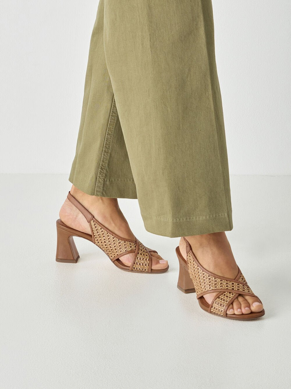 SANDALIA TACÓN TAMARIS RAFIA