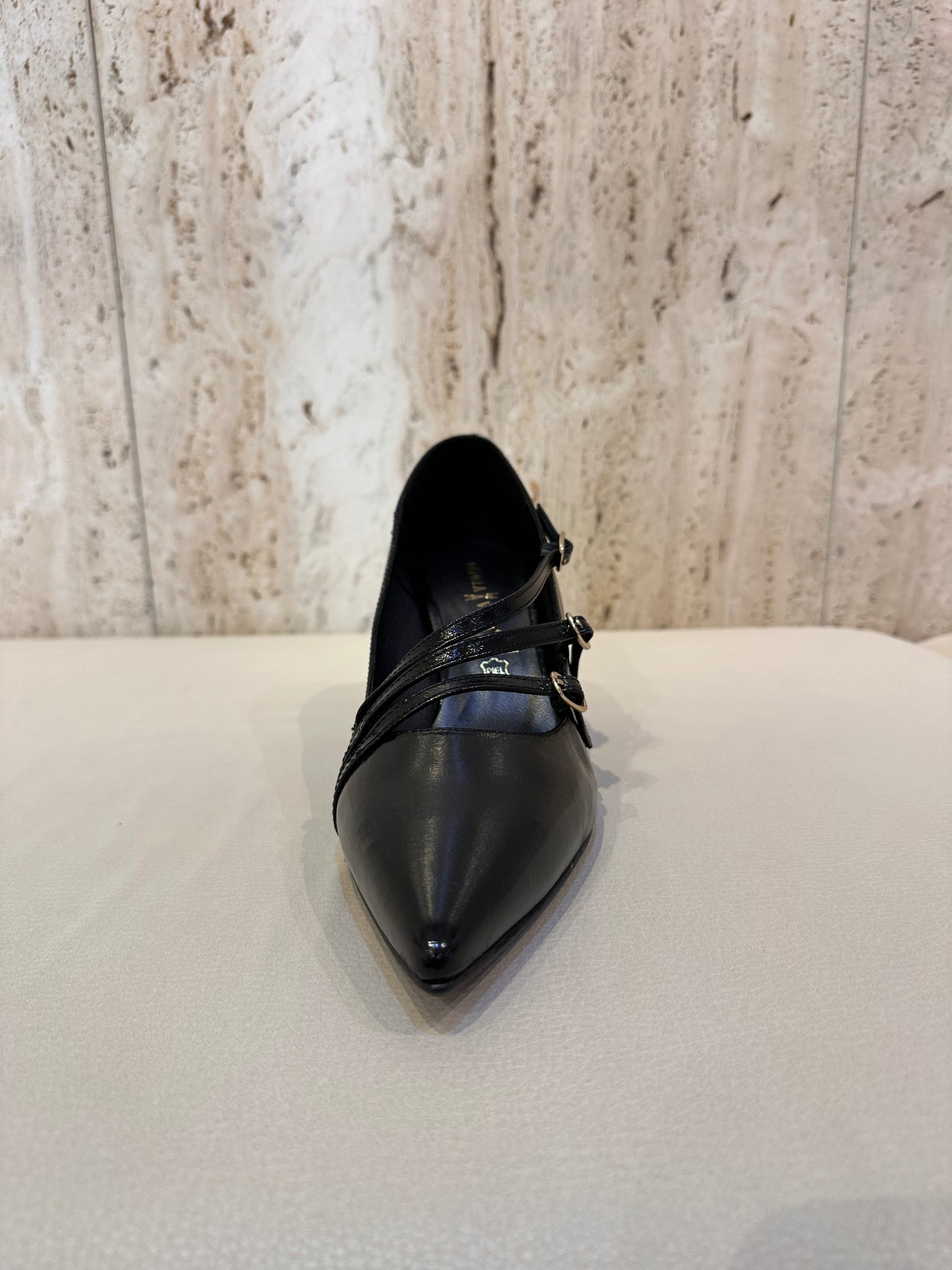 DANIELA VEGA SALON 2474 NEGRO