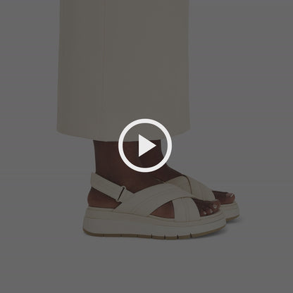 SANDALIA CLARKS TUSCAN CROSS CREMA