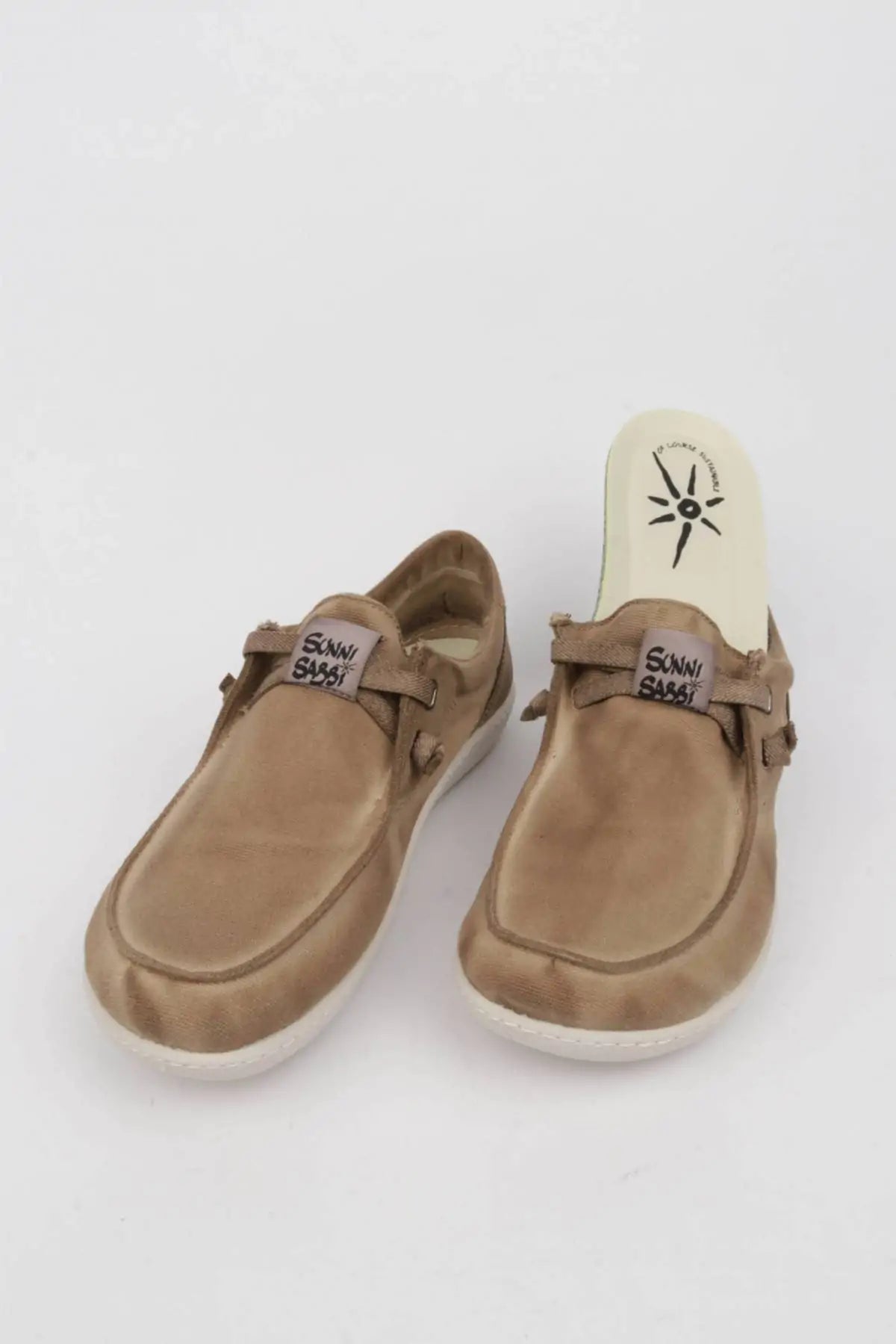 SUNNI SABBI KUNASH_002 CANELA KUNASHIR BAREFOOT