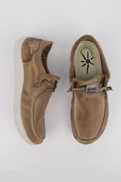 SUNNI SABBI KUNASH_002 CANELA KUNASHIR BAREFOOT